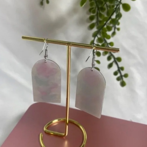 ❤️ FREE Window Stained Glass Tapestry Floral Chic Glam Art Artsy Drop Earrings - Picture 4 of 5